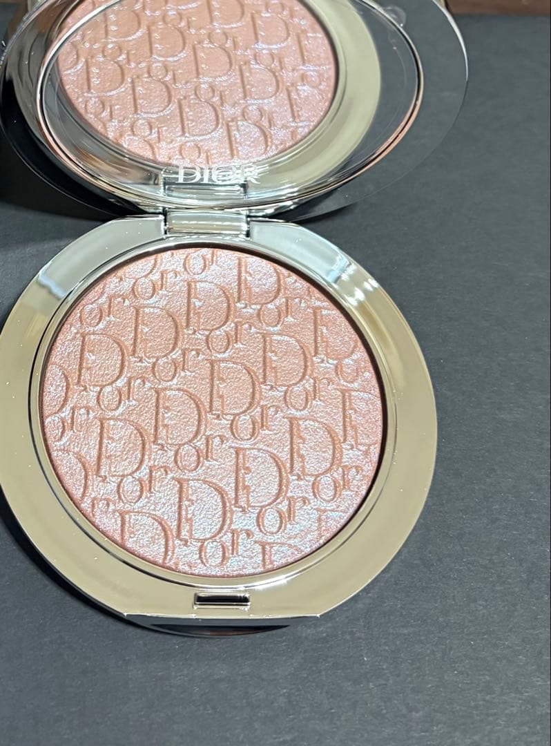 ディオールショウサンククルール865 フォーエバーグロウルミナイザー831