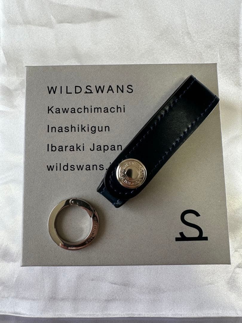 WILDSWANS リーフ シェルコードバン ネイビー カラビナキーリングM