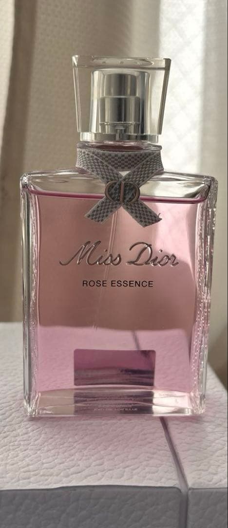 ミスディオール MissDior ローズエッセンス 数量限定品
