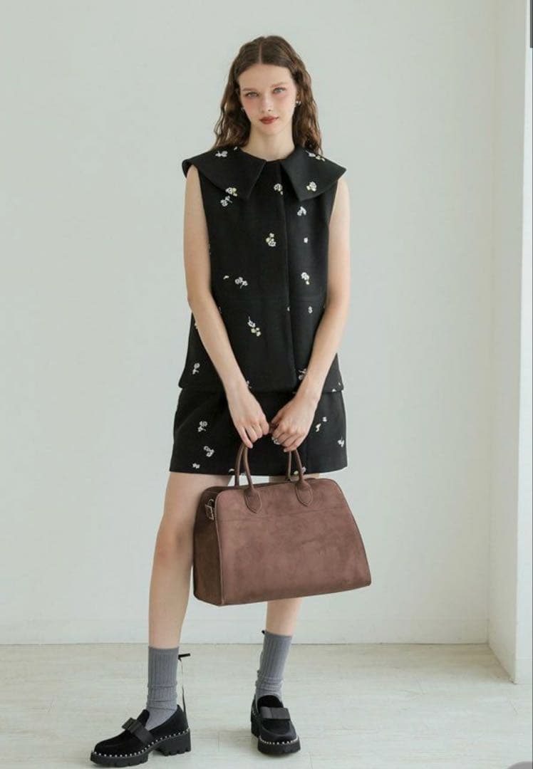 ⭐️新品、タグ付　DONOBAN フローレット　スカート　ブラック