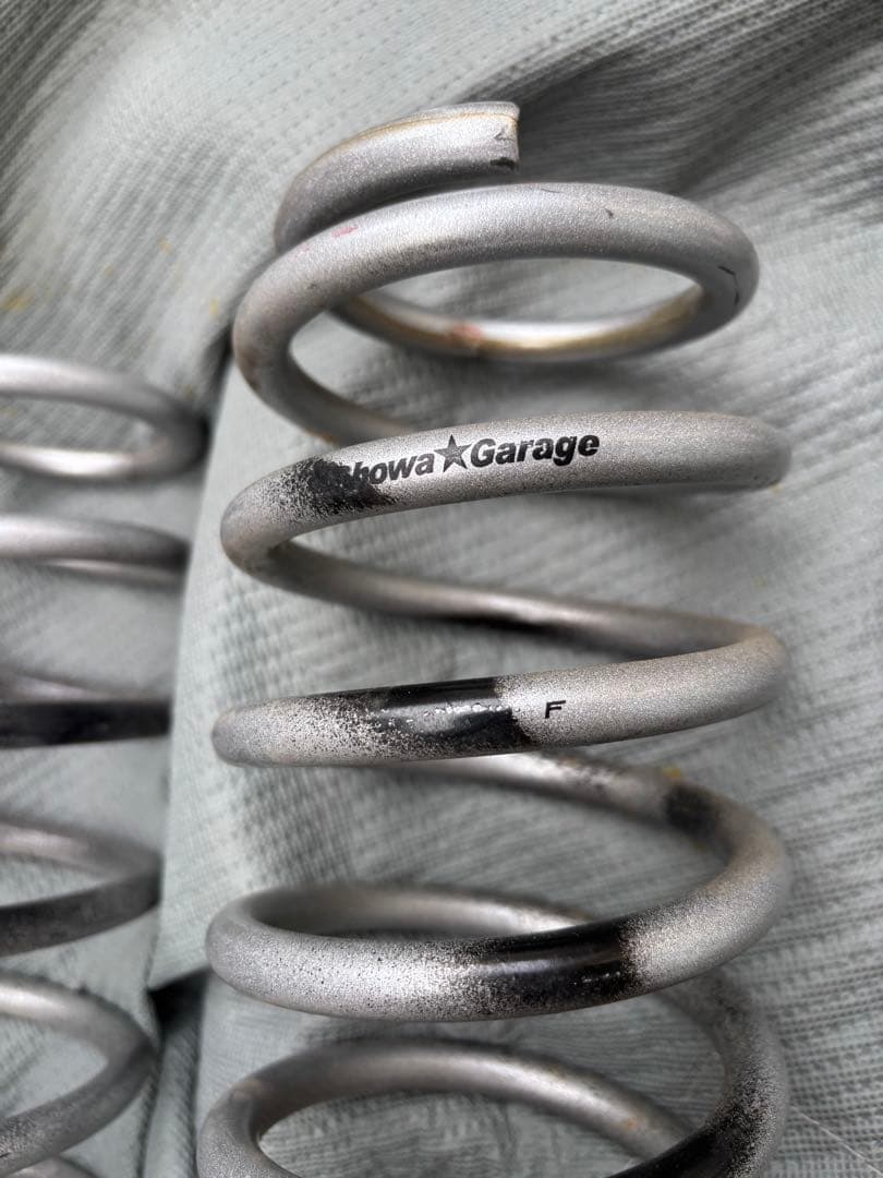 1インチリフトアップコイル　ジムニーJB64 ショウワガレージ　車高センサー