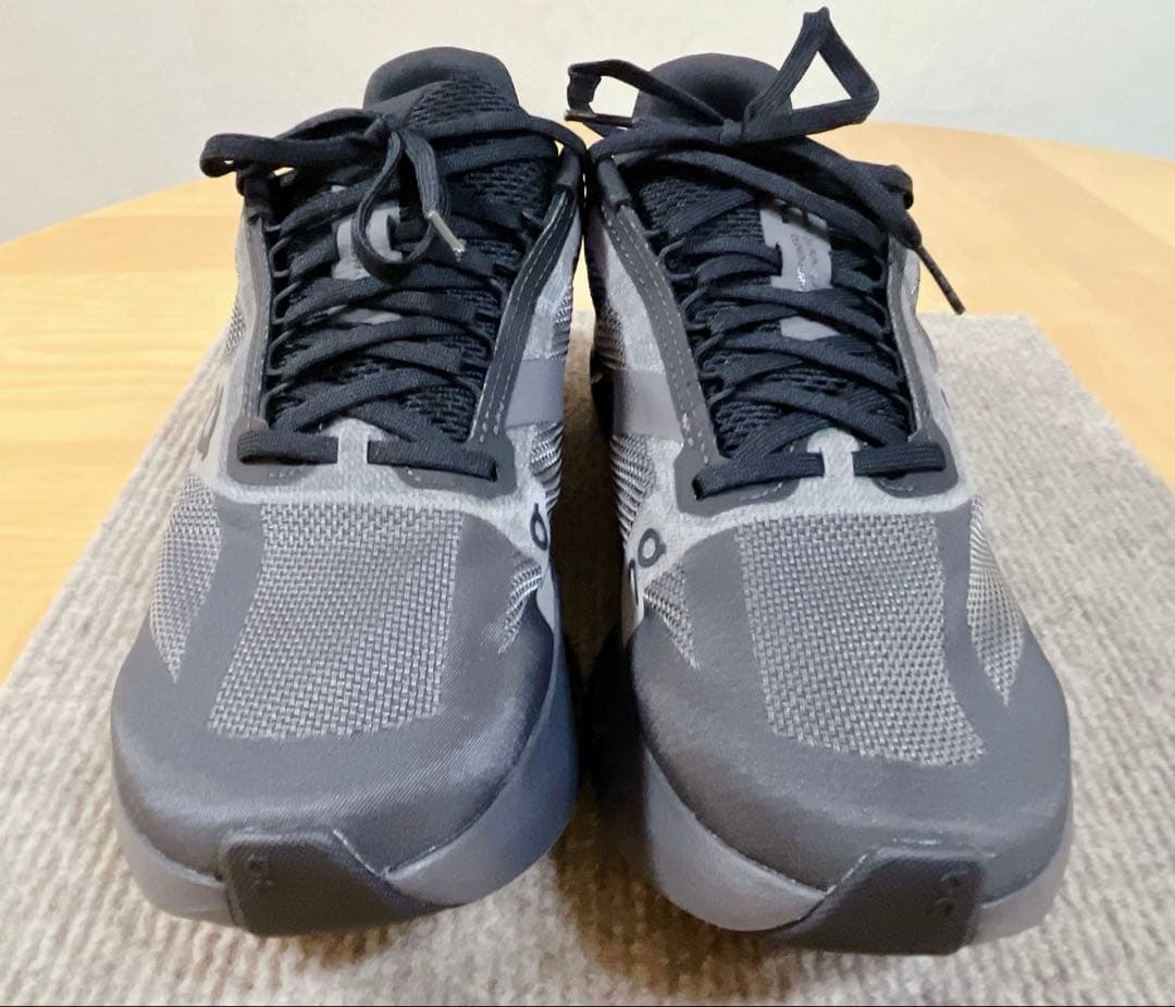 On ランニングシューズCloudsurfer next 26cm Black