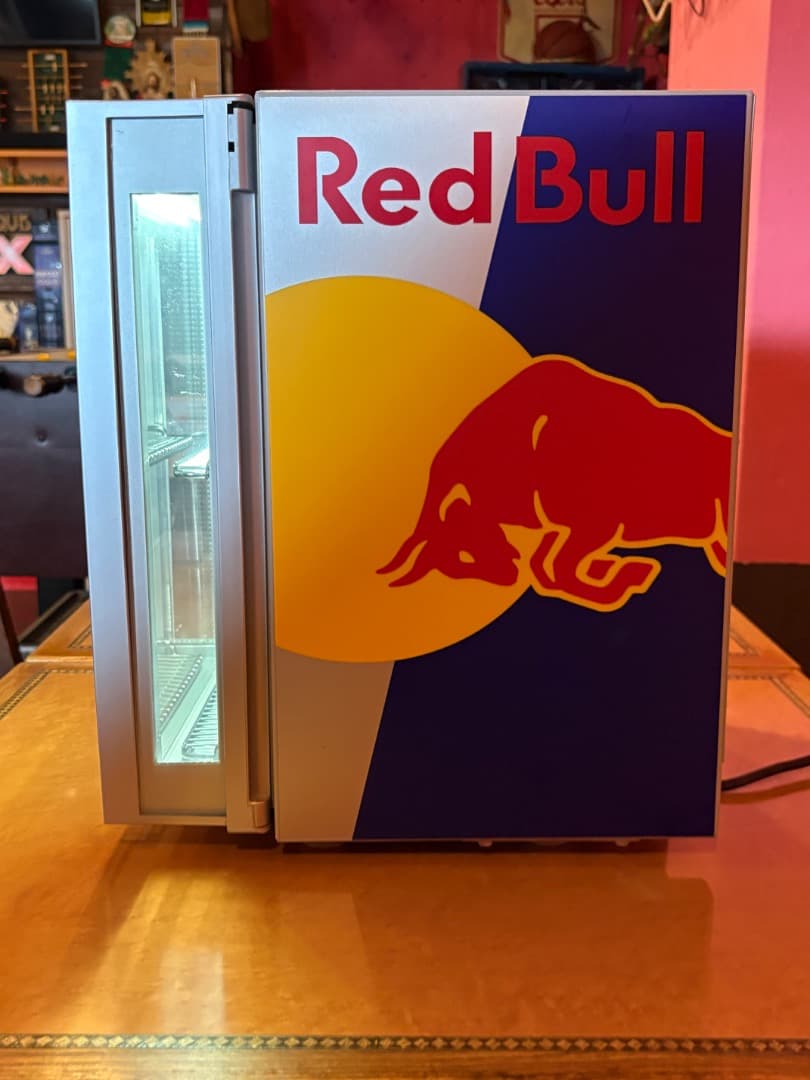 レッドブル　冷蔵庫