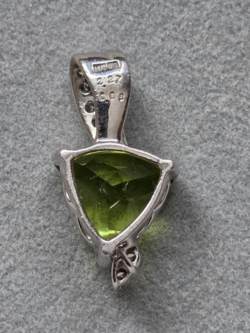 2.0ct K18WG ★2.1g★ペリドット ペンダントトップ