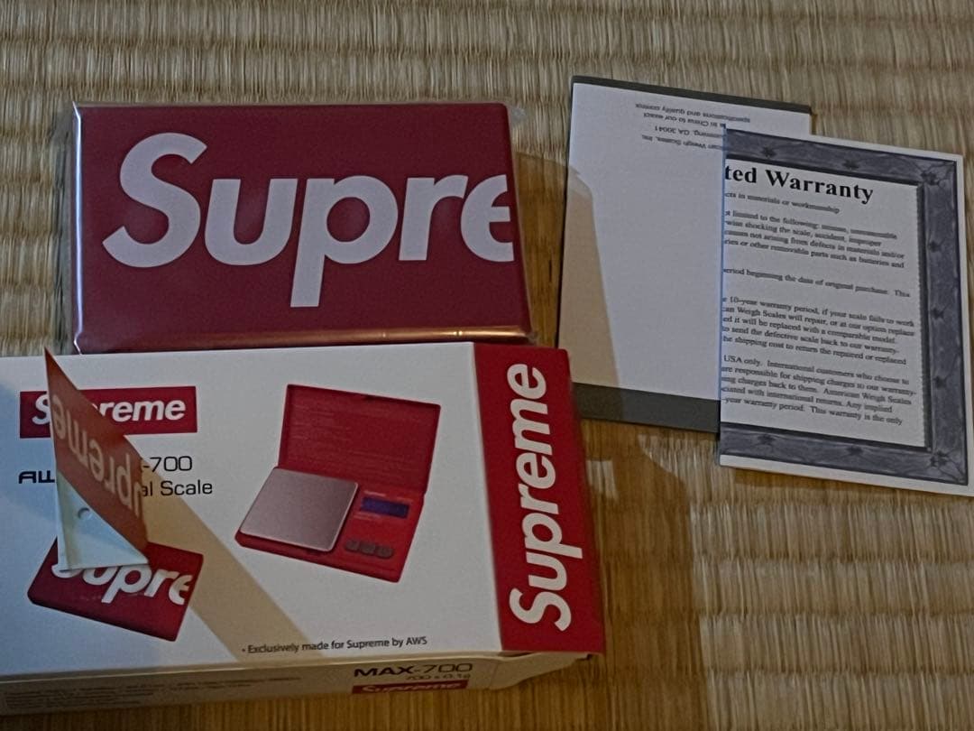 Supreme AWS MAX-700 デジタルスケール レッド