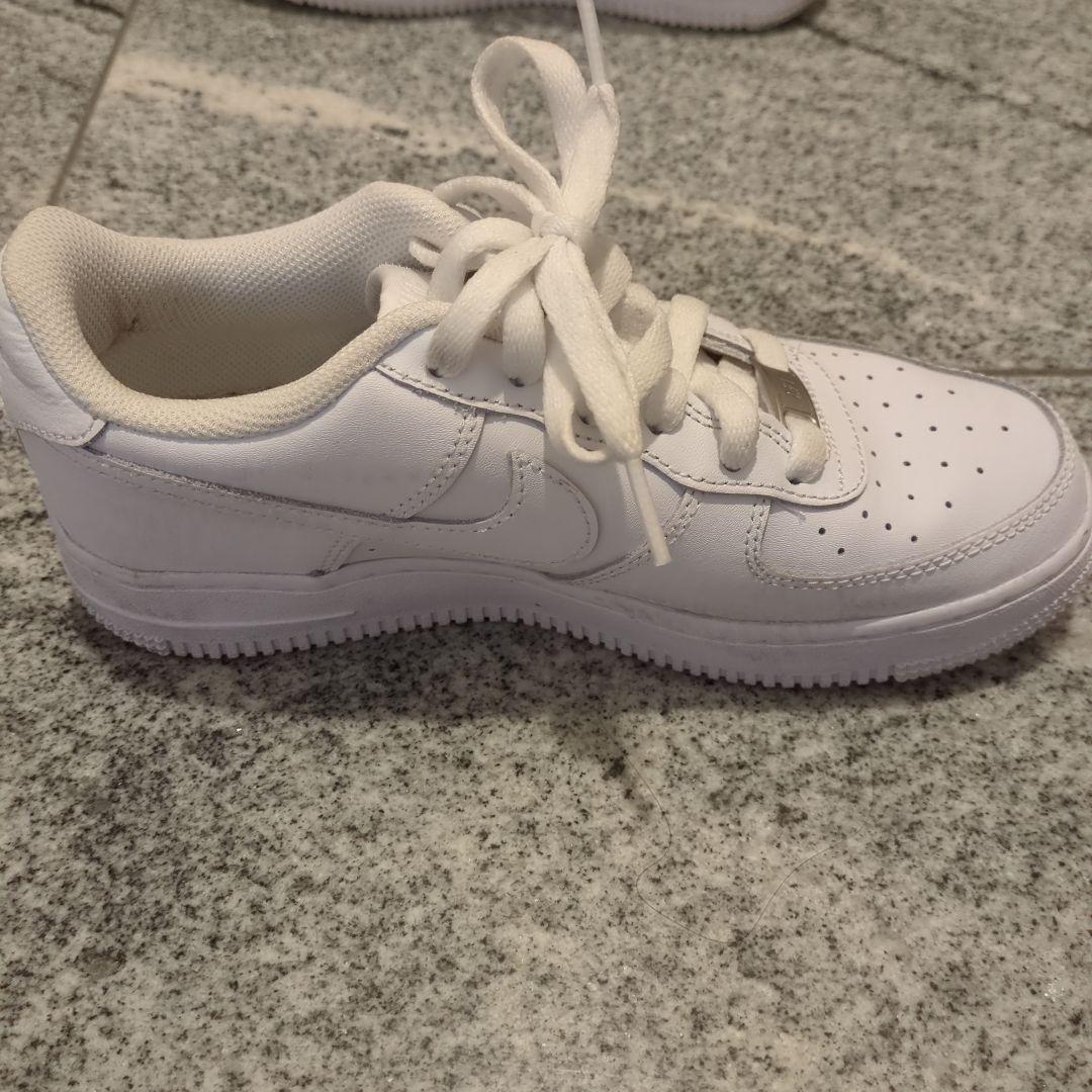 Nike Air Force 1LE ホワイト23.5cm