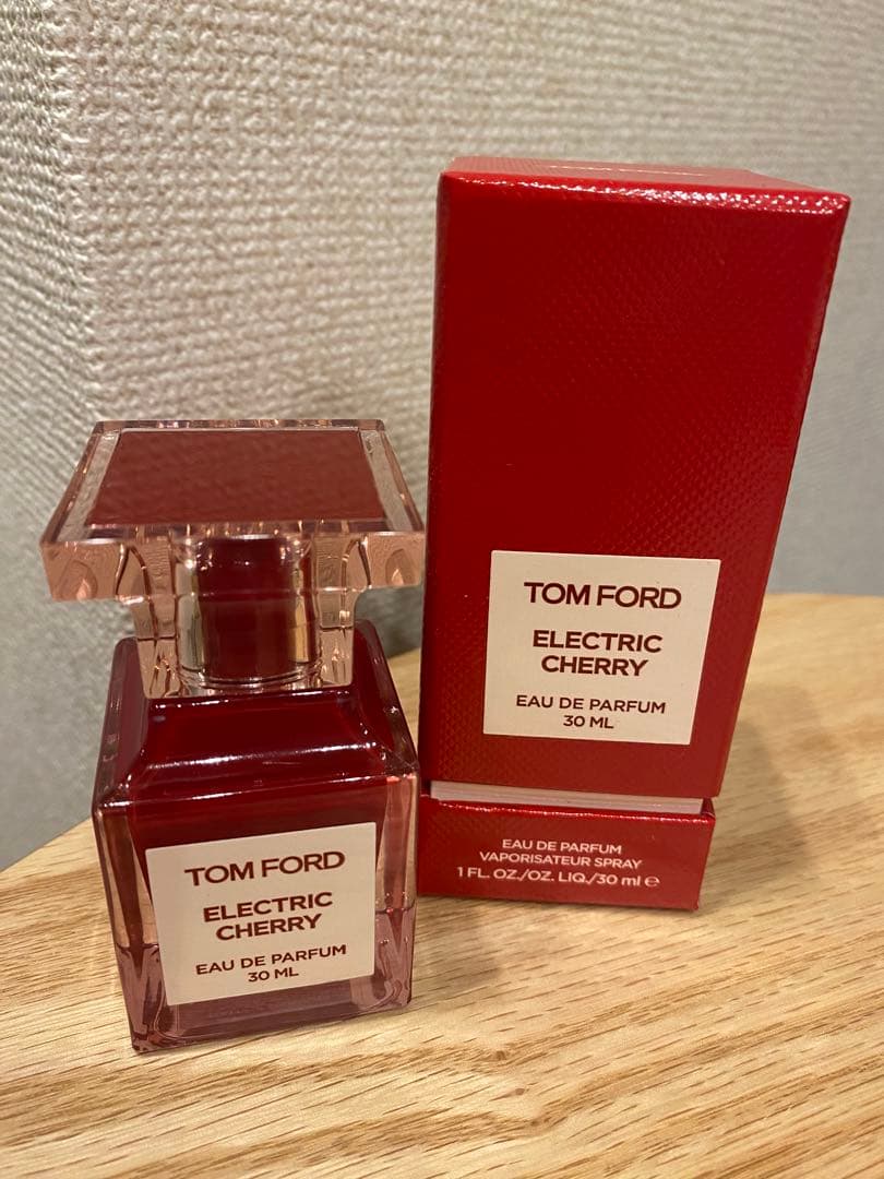 エレクトリック　チェリー　オード　パルファム　スプレィ