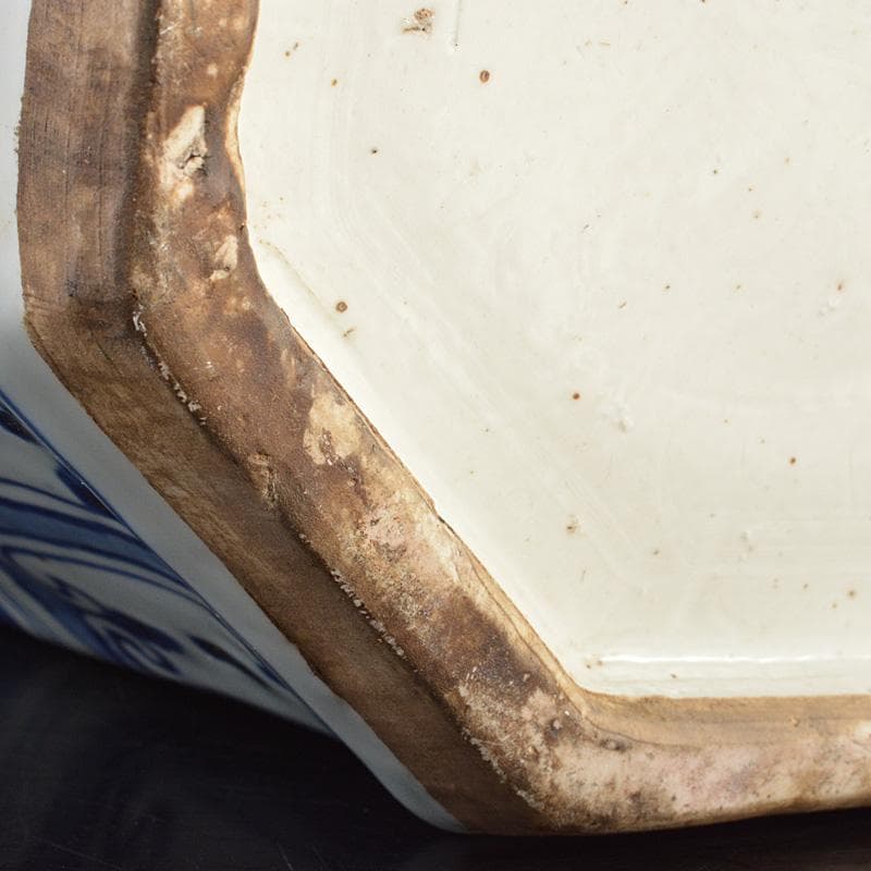 中国　景徳鎮製款　青花　神獣花文　八角面取瓶　高さ約48cm　V　R7338F