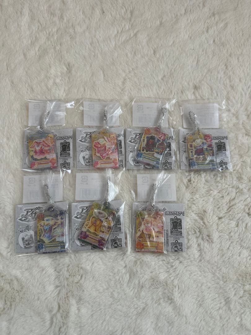 アイカツカード・グッズ　大量まとめ売り　オーロラキスコーデ等　初期排出版　希少