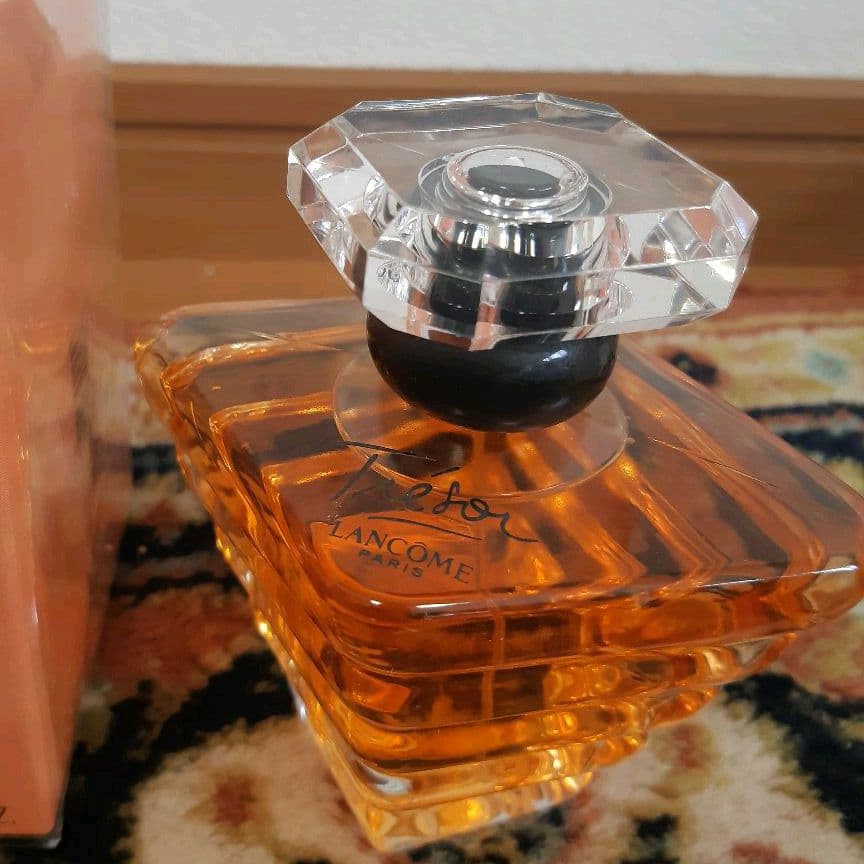 ランコム トレゾァ オー ドゥ パルファン100ml　新品