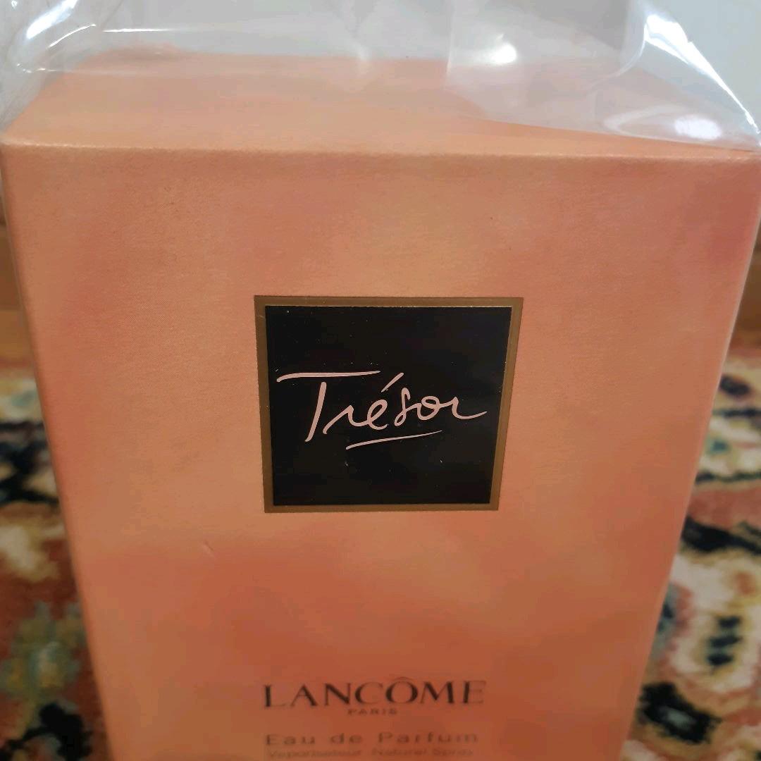 ランコム トレゾァ オー ドゥ パルファン100ml　新品