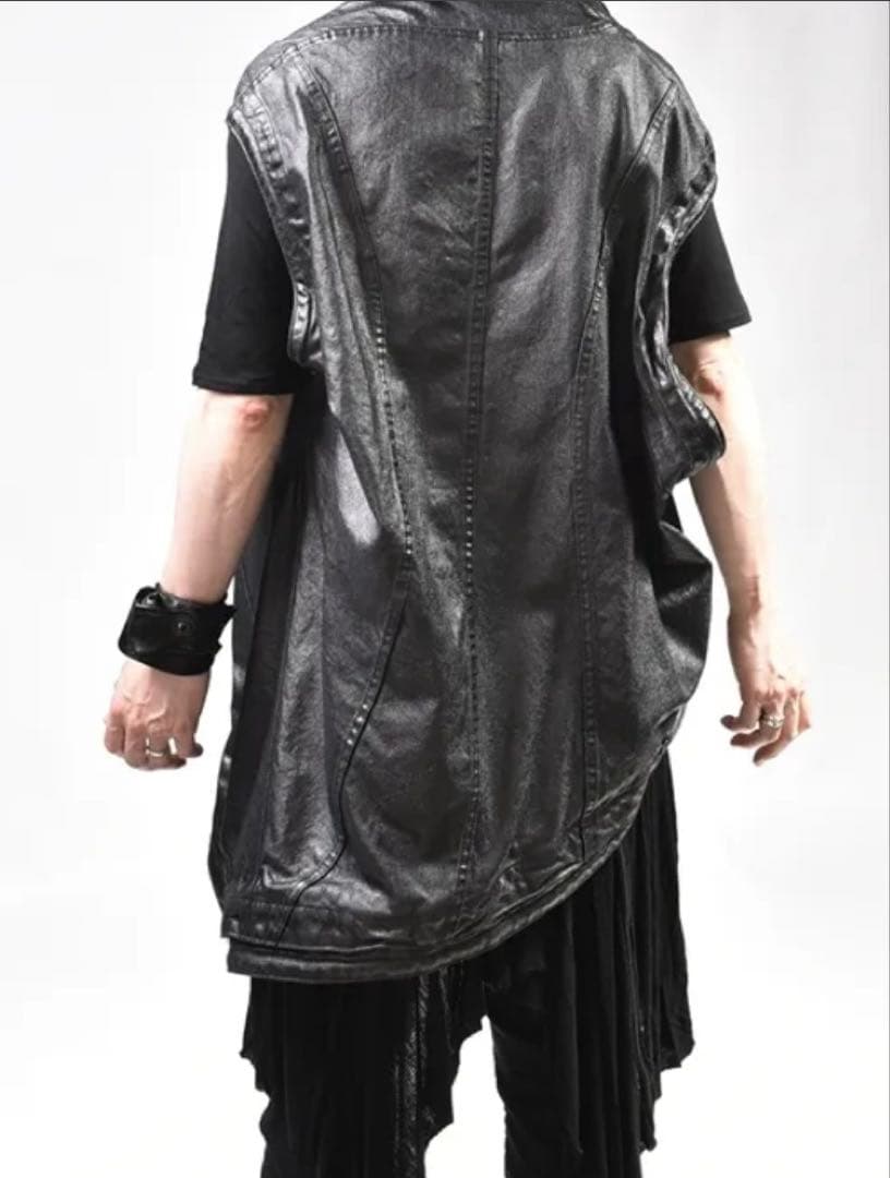 Julius ユリウス　ラッピング　コーティング　ジレ　ベスト　　BK1