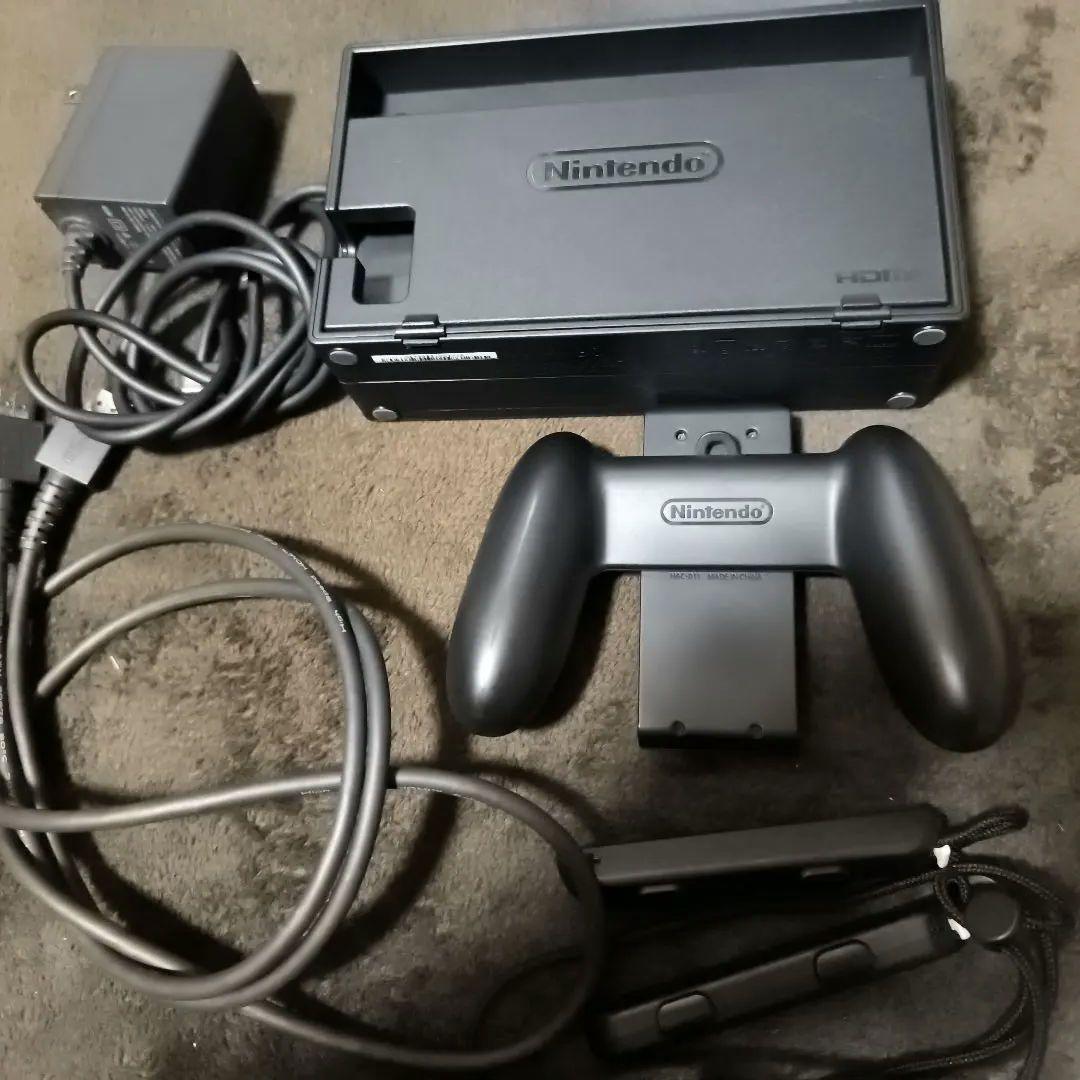 【microSD及び携帯用ケース付】Nintendo Switch 本体