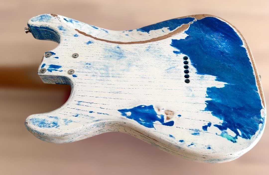 ストラトタイプ・ハードテイル・エレキギター・ボディとネックのジャンクセット