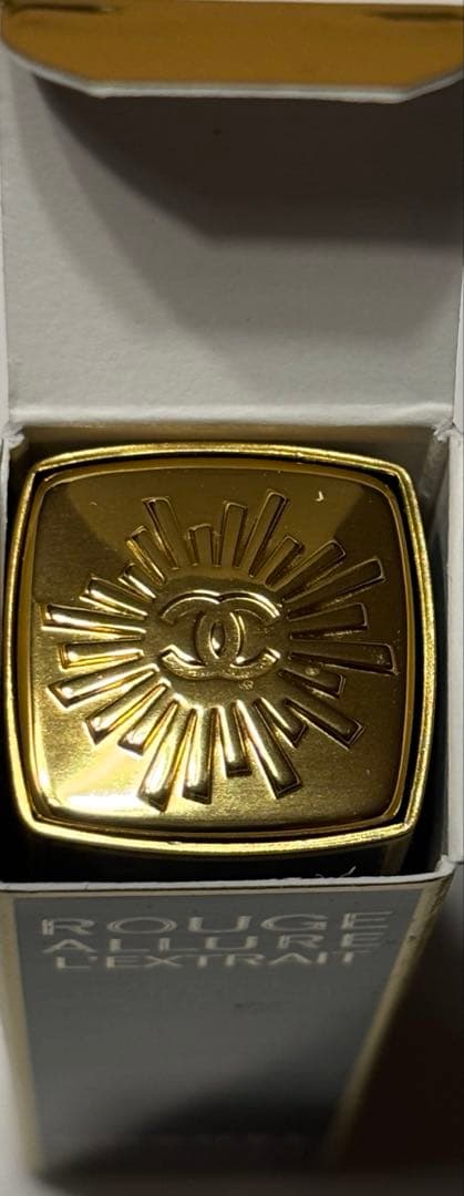 新品[限定色]CHANEL ルージュアリュール レクストレ　ホリデー927