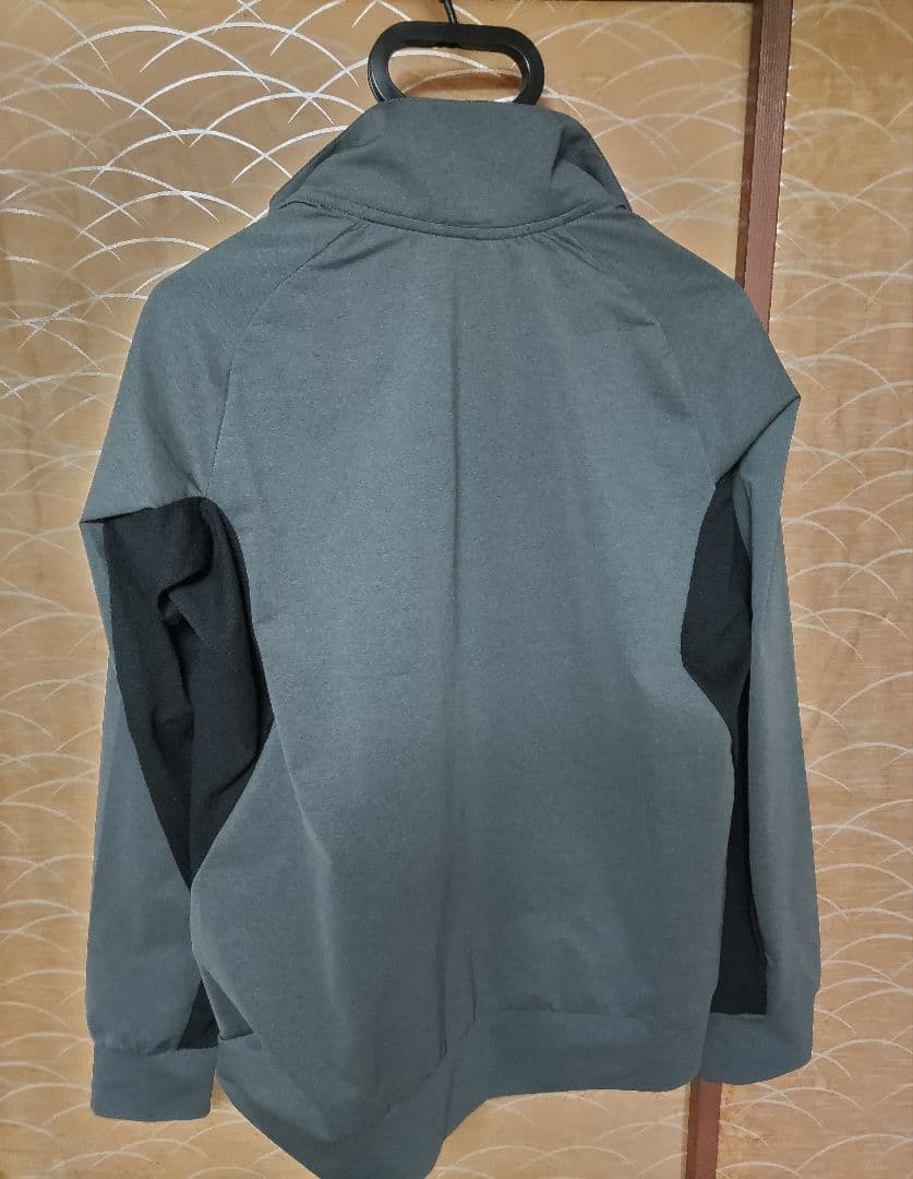 極美良品 ほぼ新古品 オガサカ デサント トレーニングジャージ上下