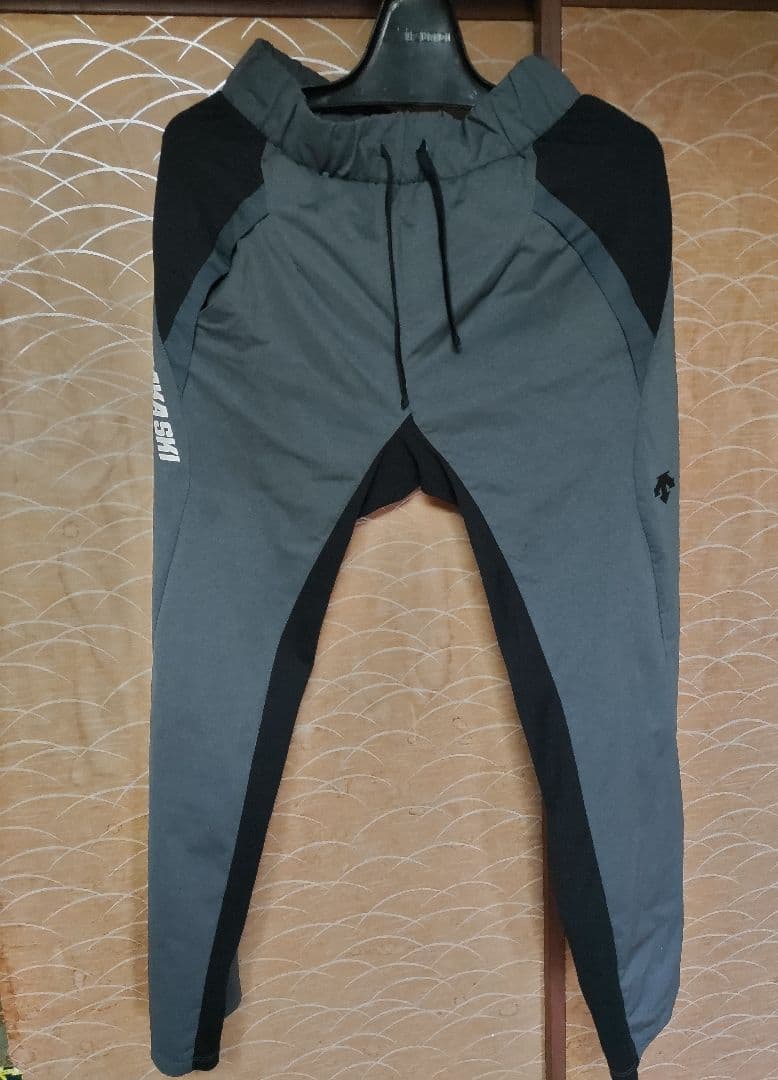 極美良品 ほぼ新古品 オガサカ デサント トレーニングジャージ上下