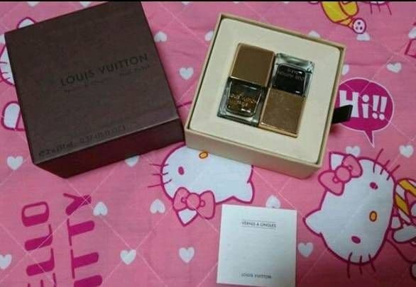 LOUIS VUITTON限定ネイル。新品未使用。店舗限定。レアです！