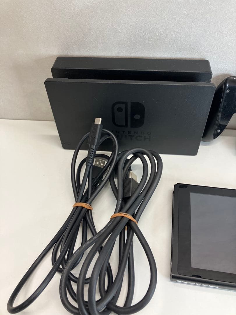 任天堂 Switch スイッチ ゲーム機 通電○ ブラック 【A293】