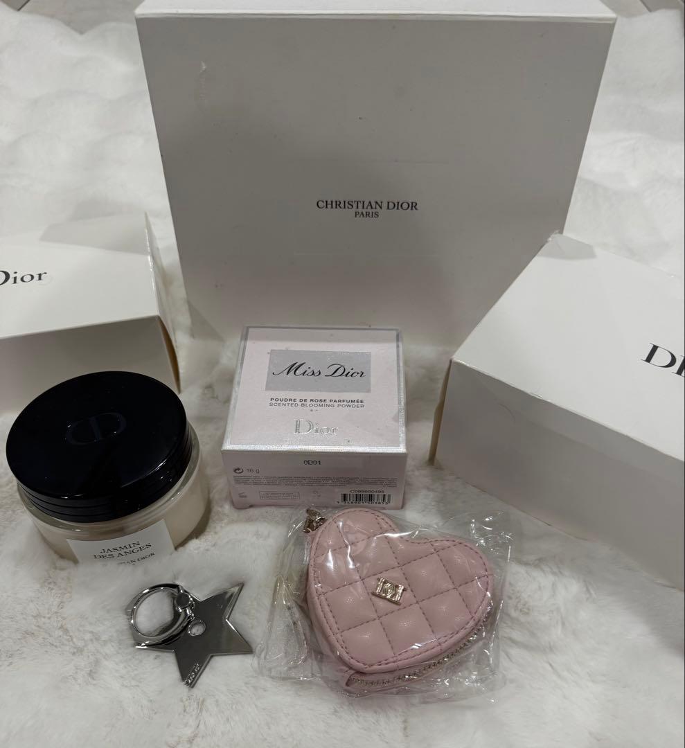 【ＤＩＯＲ❤️ディオール】新品ポーチ、ボディクリーム、パウダー合計６点セット❣️
