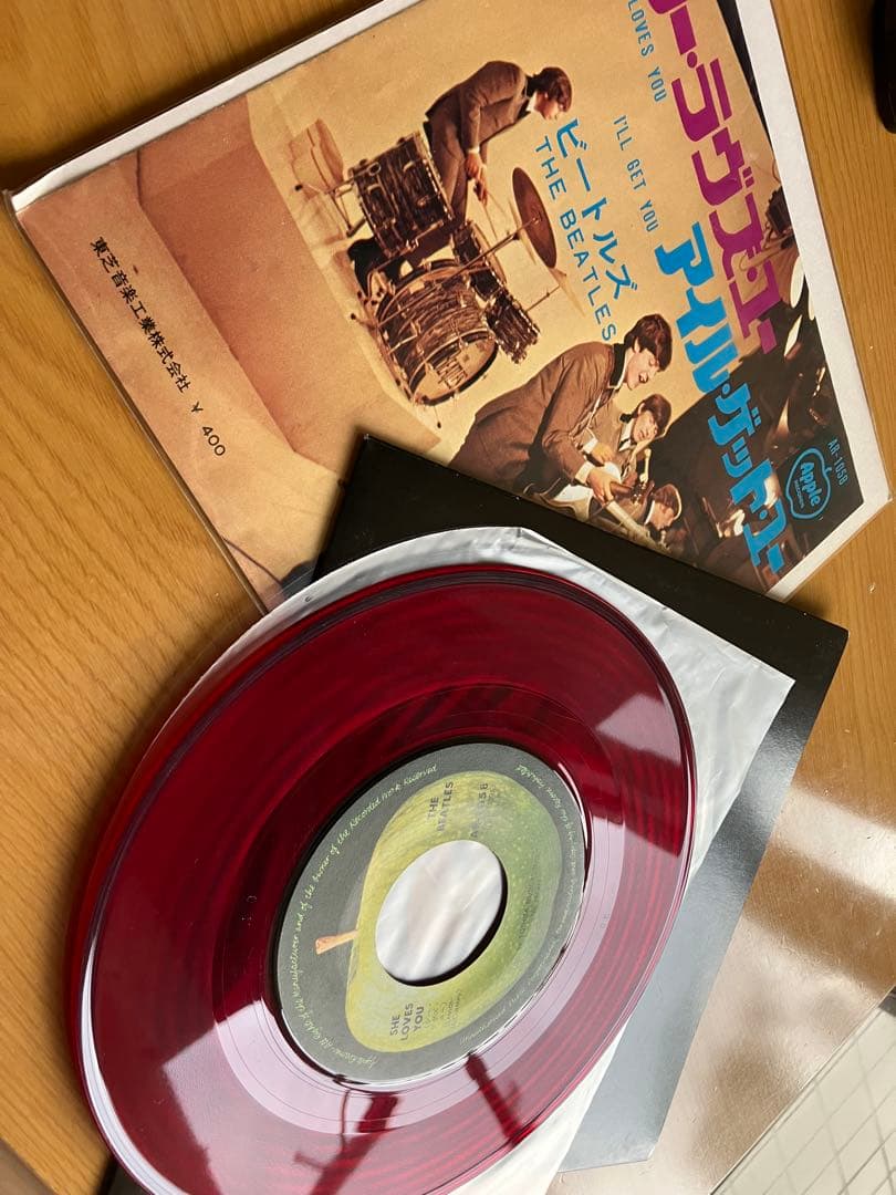 アップル　赤盤は難関 シーラブズユー　ニアミント 綺麗な赤盤