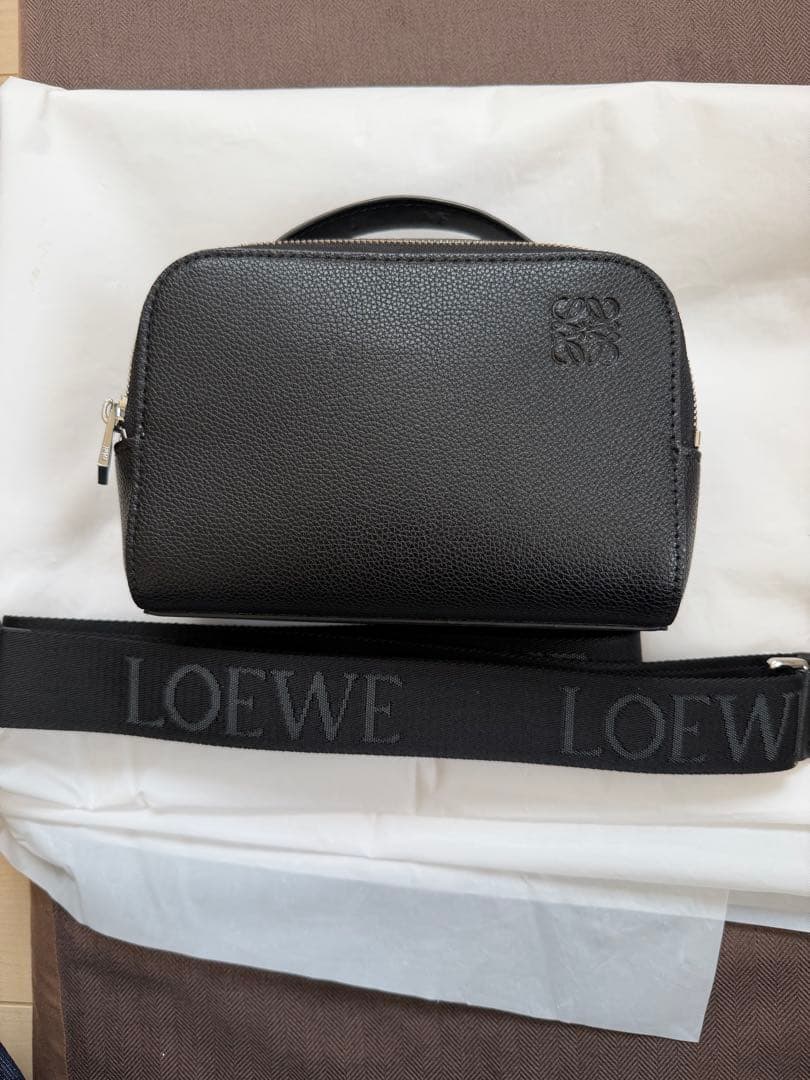 LOEWEカメラバッグ