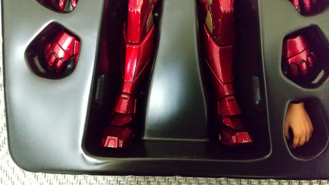 ホットトイズ 1/6 アイアンマン マーク3 バトルダメージ版 台座無し