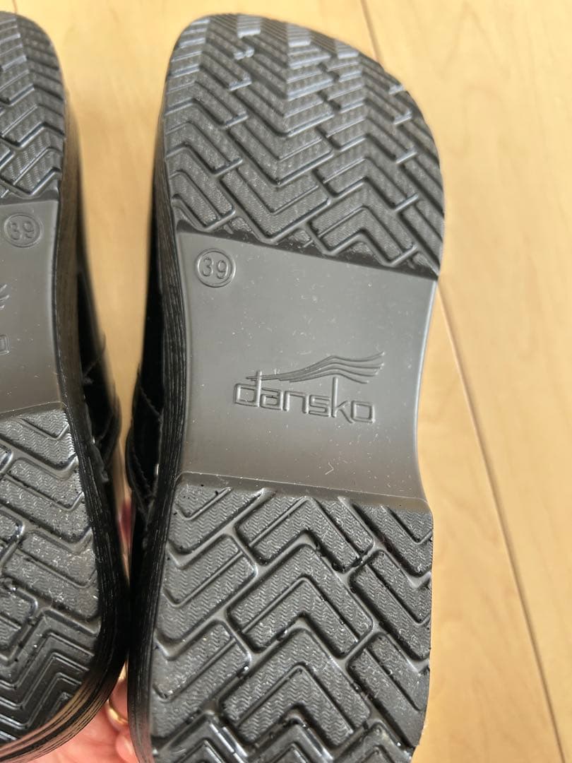 極美品 ダンスコ　サボサンダル プロフェッショナル　パテント　黒 39