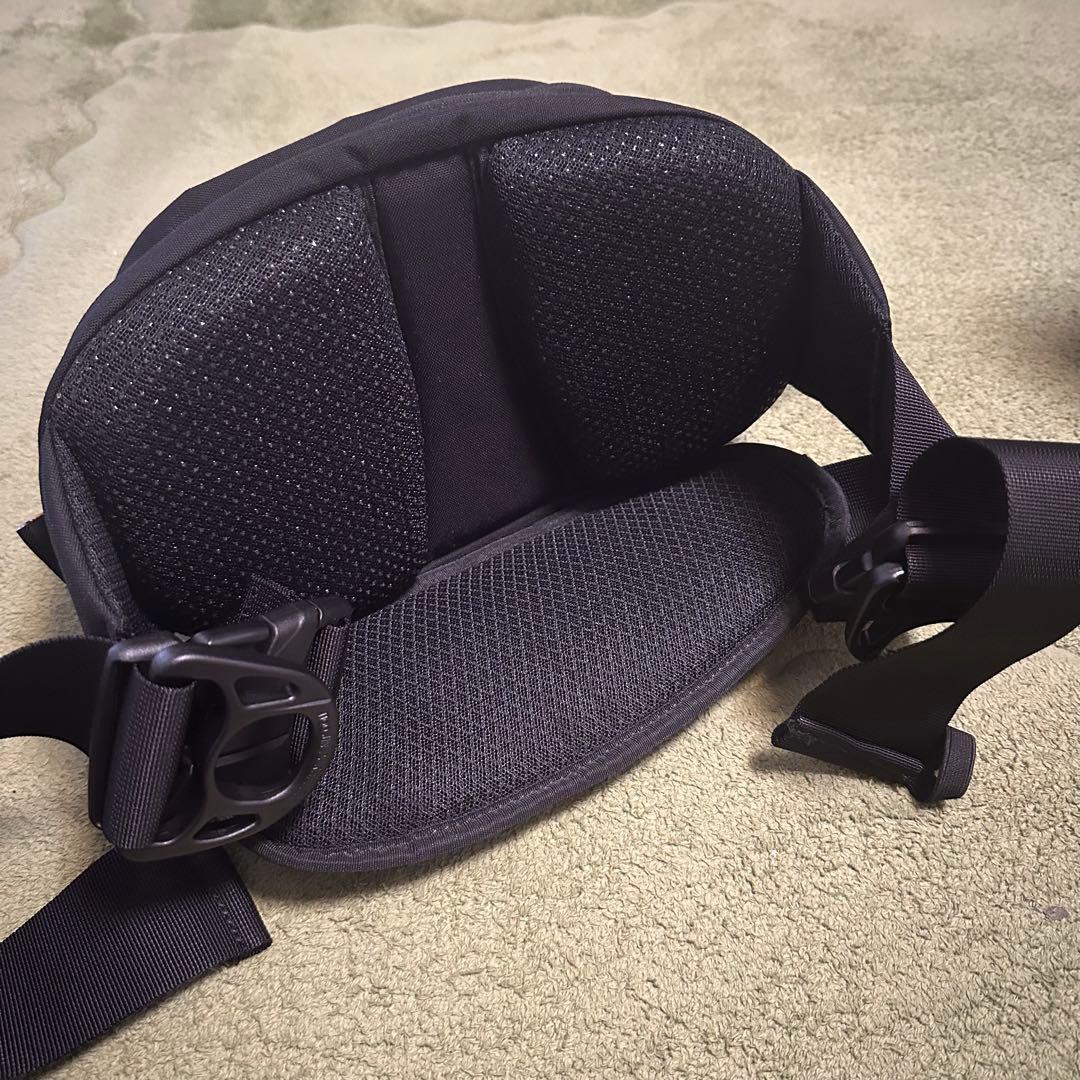 hugoo ヒップシート　ハグー　抱っこ紐　ショルダーバッグ