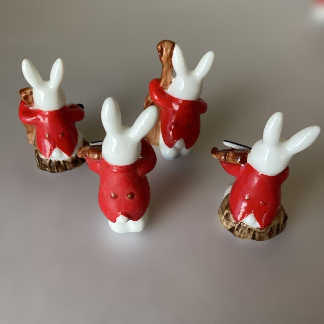 ウサギのオーケストラ　音楽を演奏するウサギの置物　アンティーク