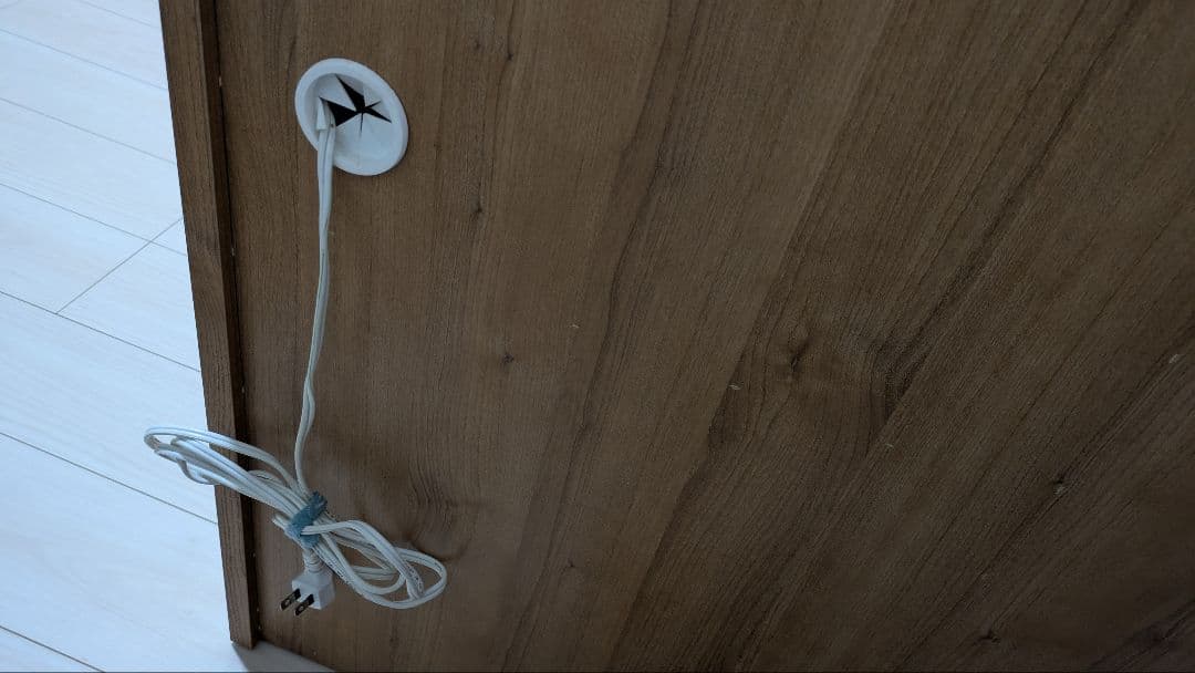 ライトブラウン 食器棚 タイル調天板