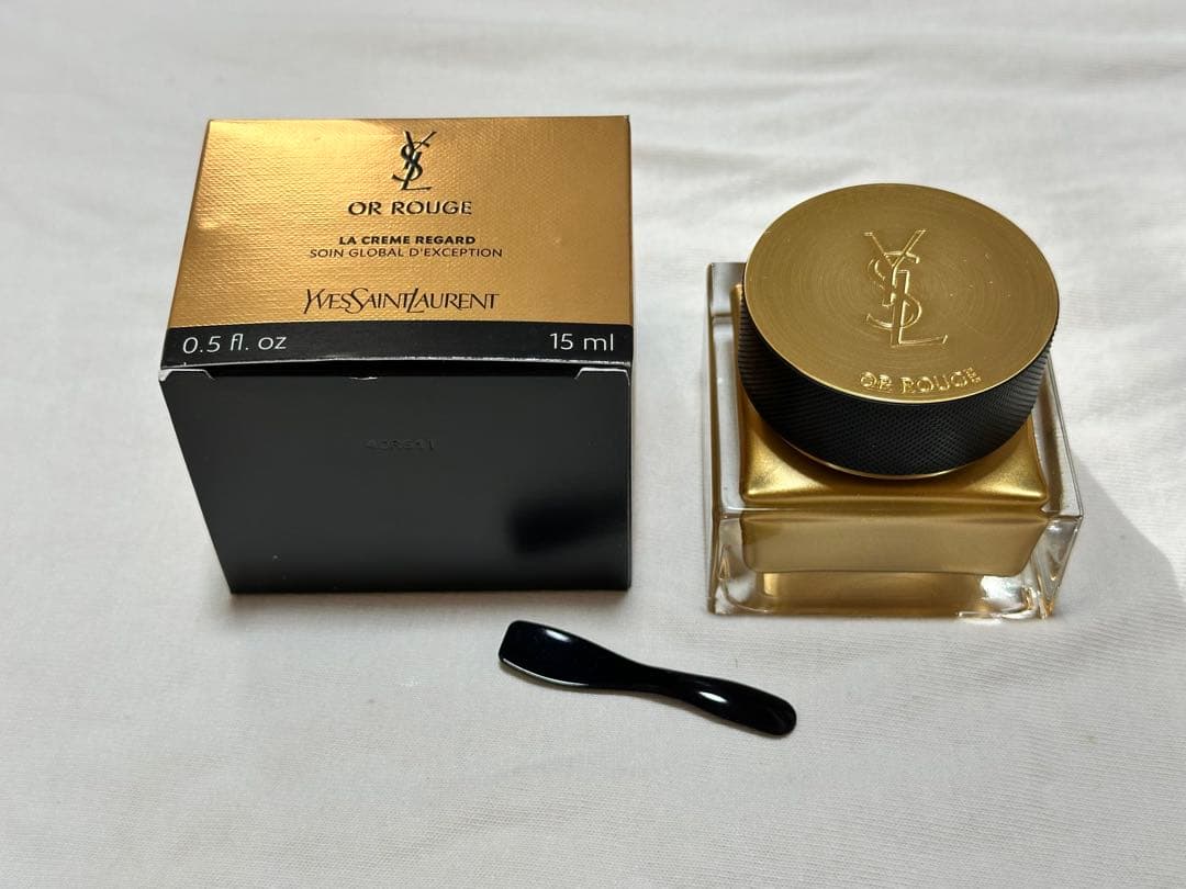 イブサンローラン　Or Rouge La Creme Regard アイクリーム