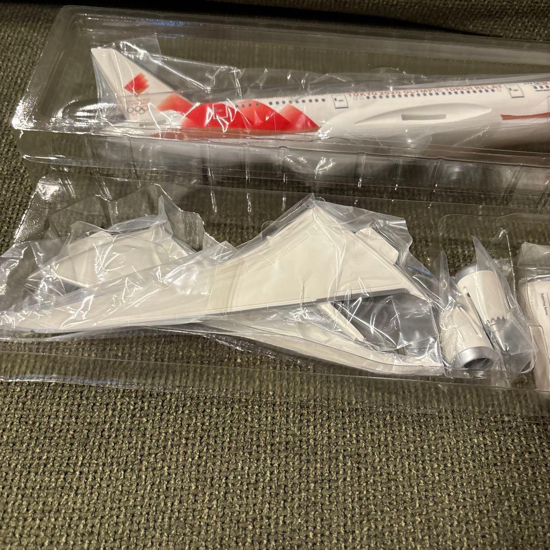 ANA 東京2020 オリンピック　聖火特別輸送機　モデルプレーン　1/200