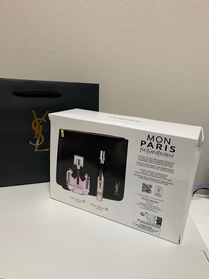 【新品未使用】イヴ・サンローラン　モンパリ香水 60ml & ポーチ セット