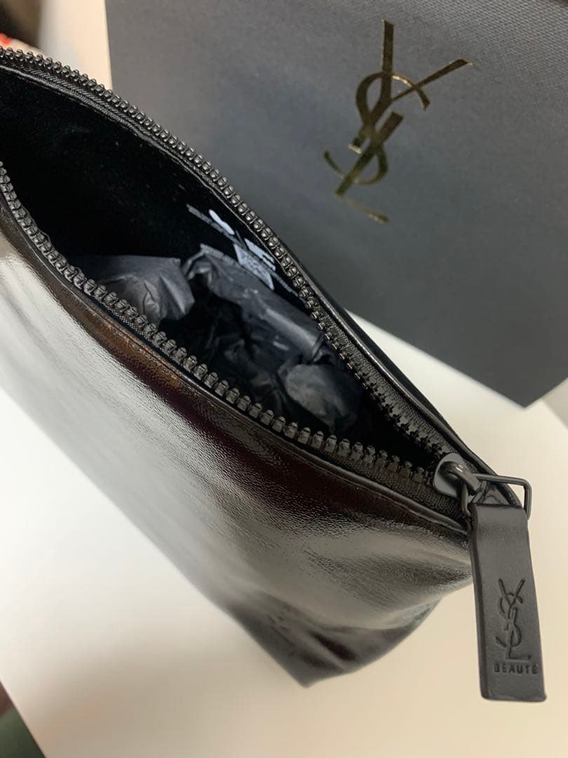 【新品未使用】イヴ・サンローラン　モンパリ香水 60ml & ポーチ セット