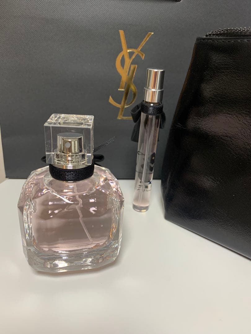 【新品未使用】イヴ・サンローラン　モンパリ香水 60ml & ポーチ セット