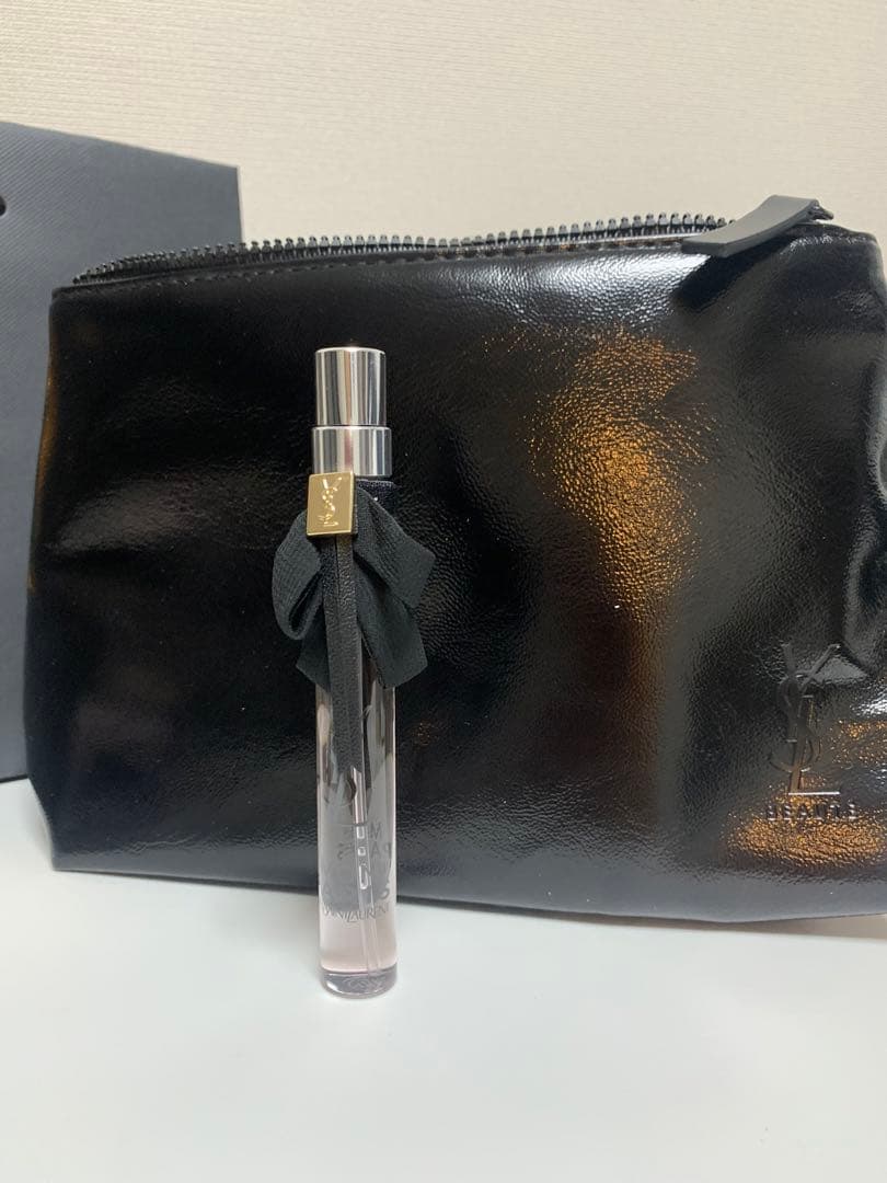 【新品未使用】イヴ・サンローラン　モンパリ香水 60ml & ポーチ セット