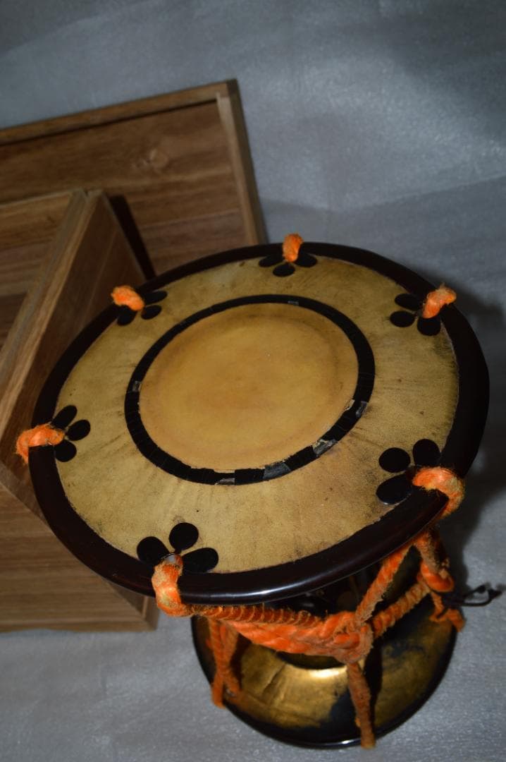 小鼓　胴内手彫　かんな目が美しい