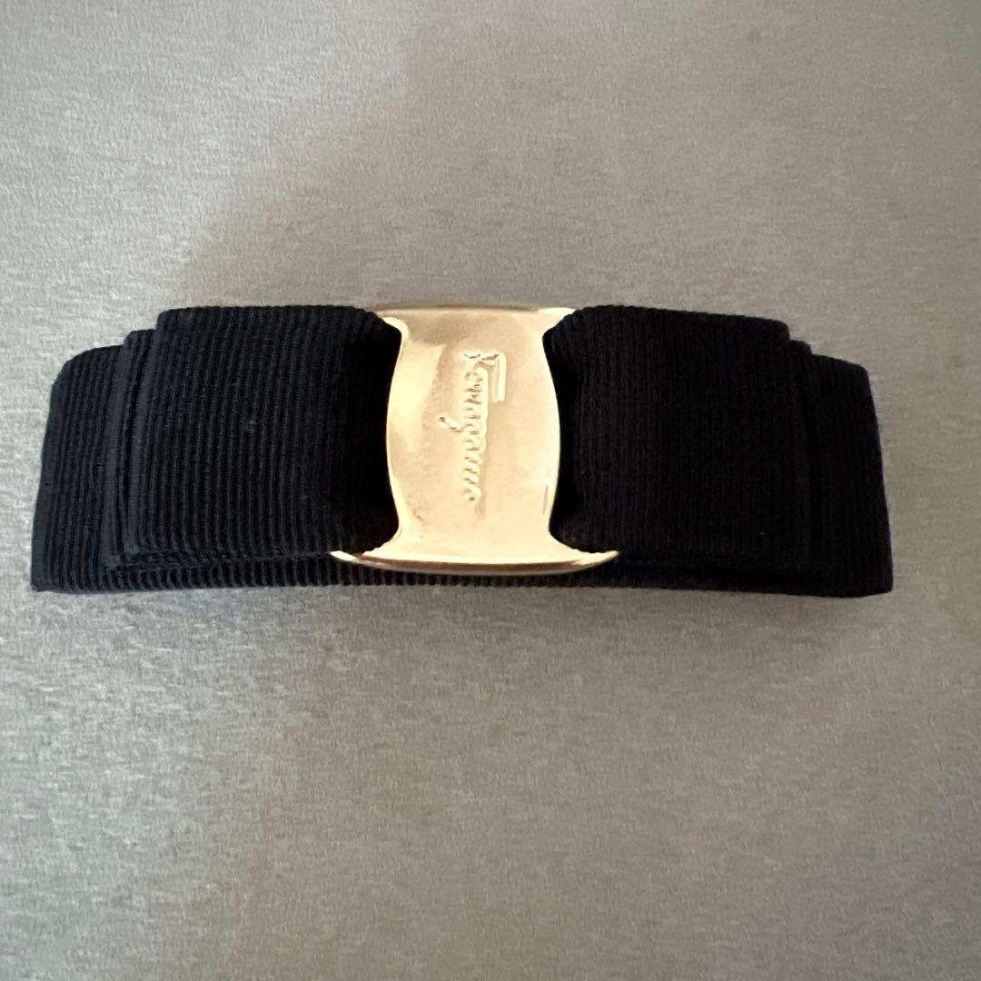 フェラガモ　バレッタ　ブラック