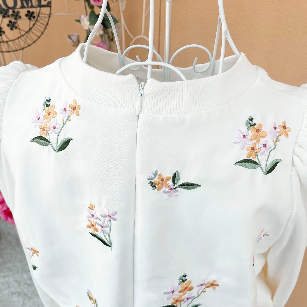 【セットアップ✨】チェスティ　フラワー刺繍　スウェットトップス&フレアスカート