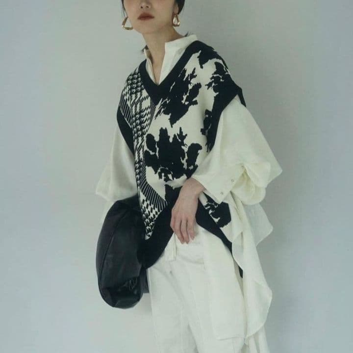 新品タグ付／極美品ANDREA & CO. 千鳥柄x花柄　ニットベスト