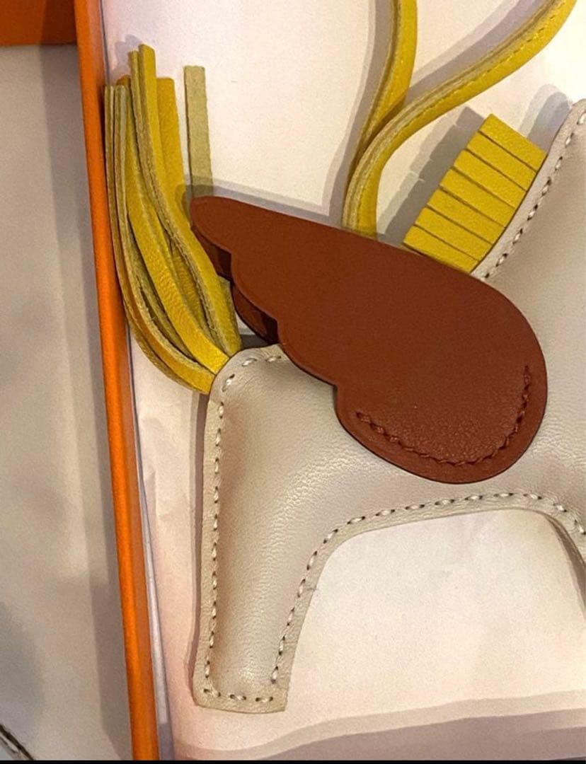 エルメスHERMESペガサスクレ×ジョーヌナプル×キュイーブルＢ刻印