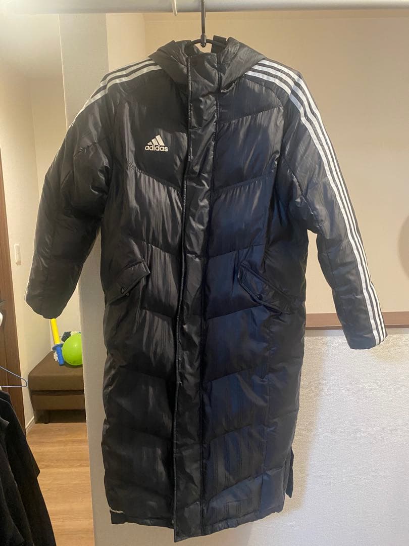 adidas ブラック ダウン ベンチコート