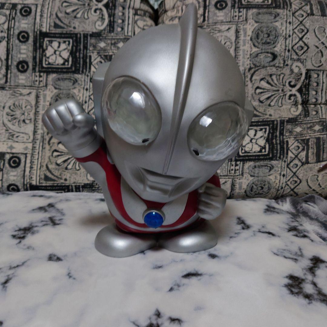 ウルトラマン フィギュア シルバー 赤