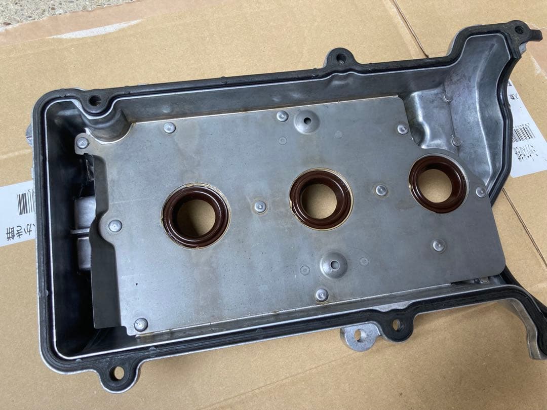 L700S ミラ/ミラジーノ タペットカバー　ヘッドカバー