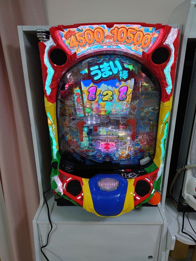 パチンコ実機　Pうまい棒　低振動　バイブ小さく加工済　筐体　データカウンター付き