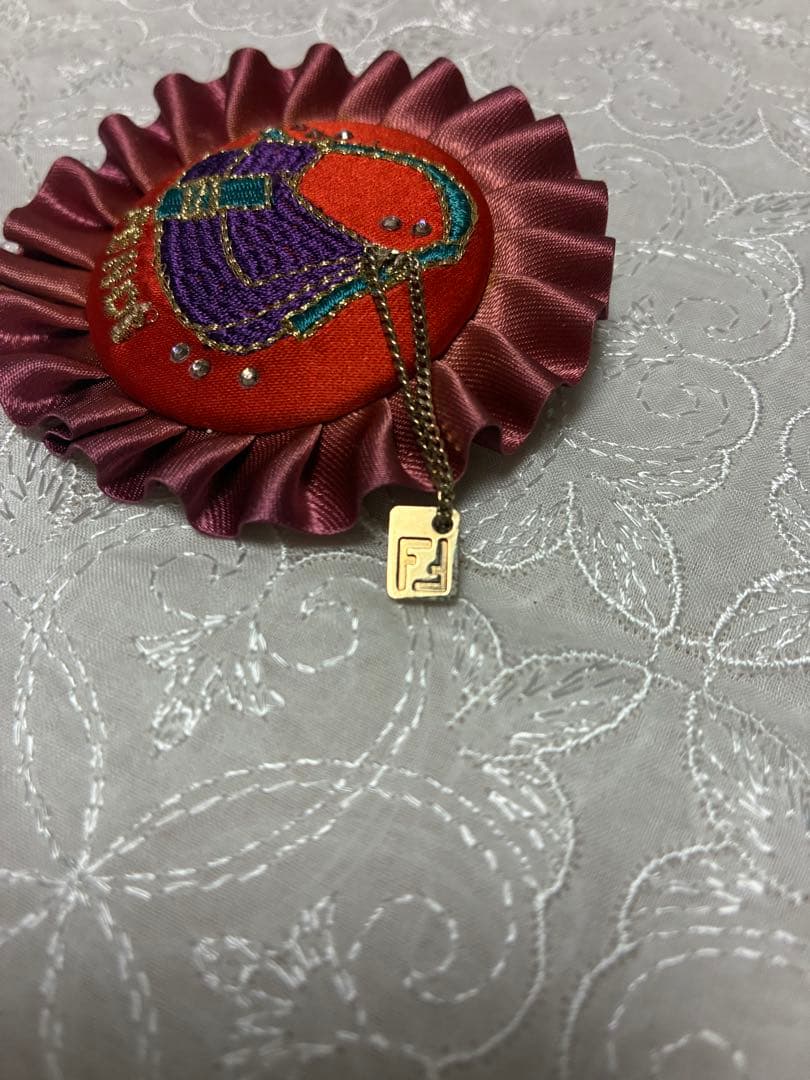 Fendi バッグ刺繍ブローチ