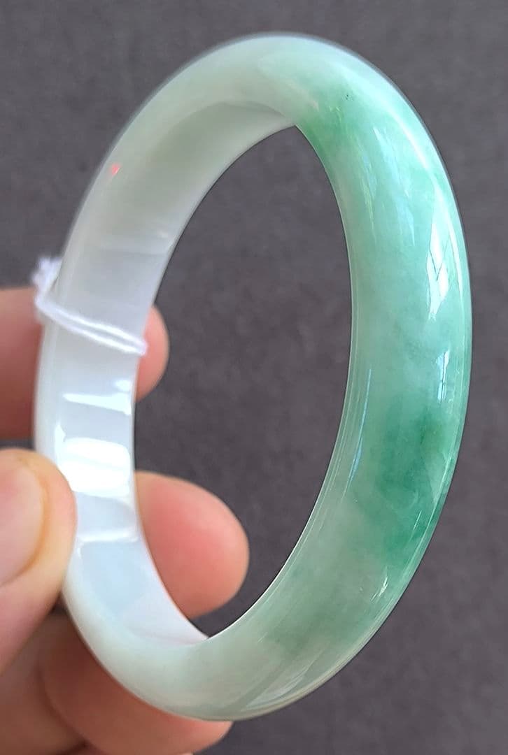 【おまとめ商品】ミャンマー産本翡翠のバングルとペンダントトップ（内径55ミリ弱）