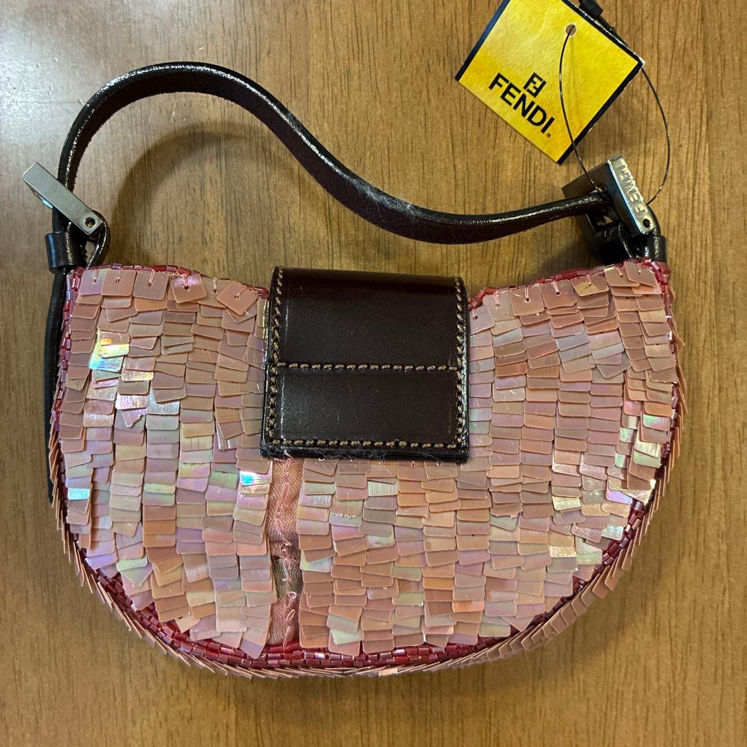 FENDI ミニクロワッサン