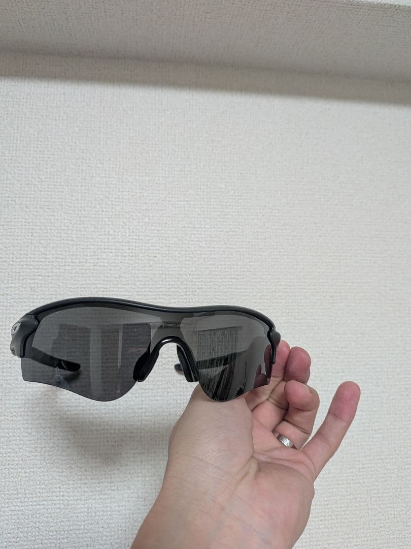 【新品】Oakley サングラス ブラックフレーム グレー